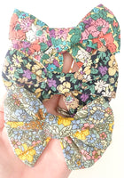 Load image into Gallery viewer, Summer Floral Bow
